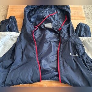 Columbia wind breaker